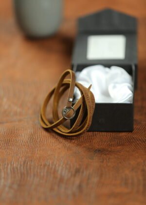 BH - BUCKLE GENUINE LEATHER BRACELET